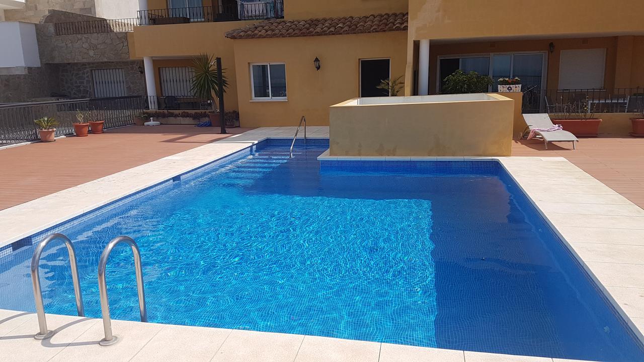 Apartamento Amplio Apartamento De 2 Dormitorios Con Gran Terraza *